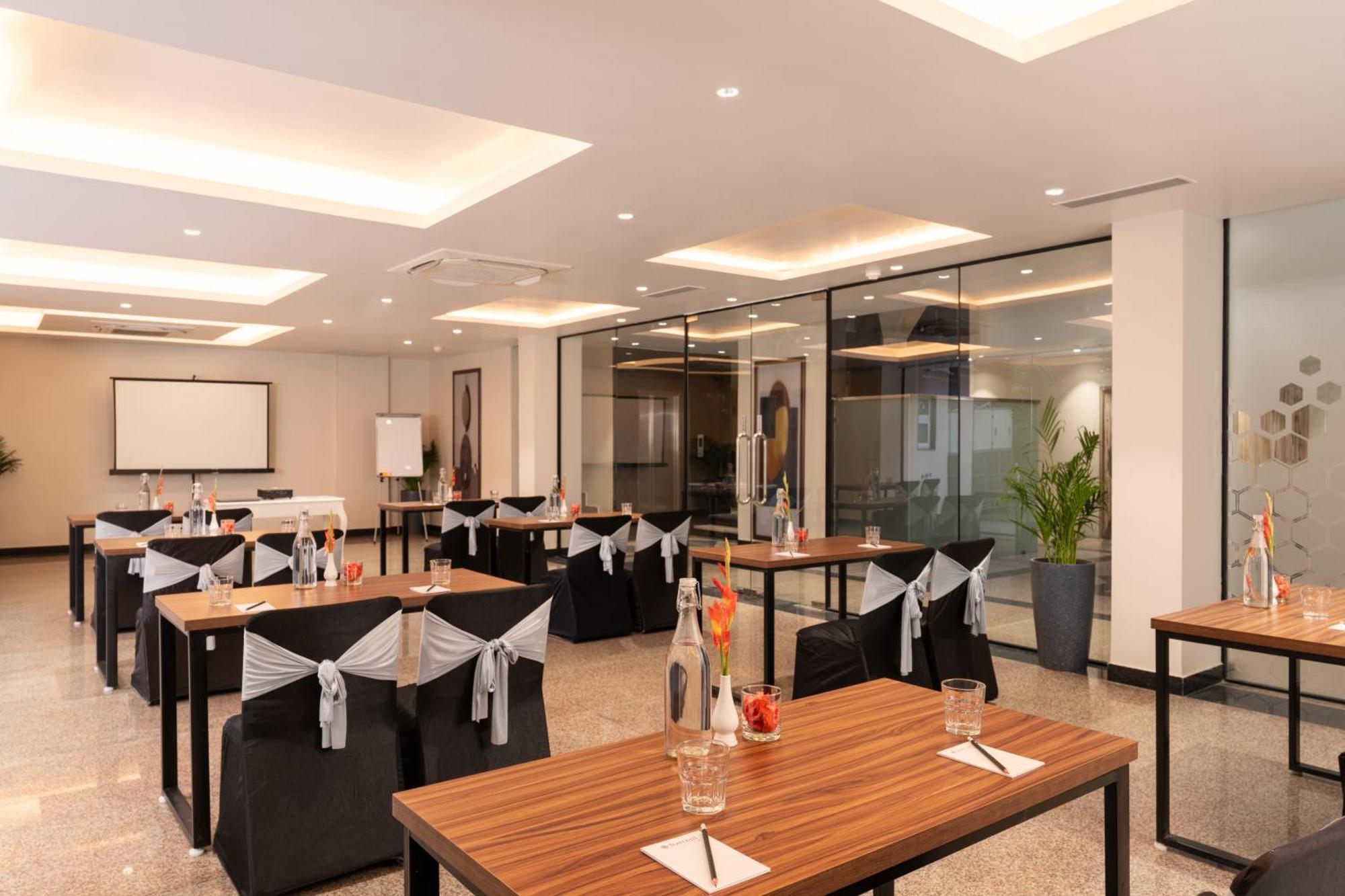 Foxtrail, Sector 42 - Am Hotel Kollection Gurgaon Ngoại thất bức ảnh